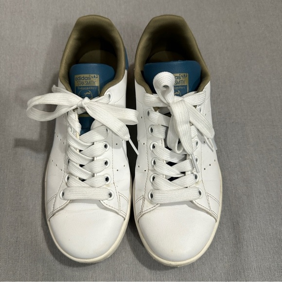 Adidas Sam Smith size 5.5 sneakers, white/blue low top sneakers, leather - Picture 1 of 8